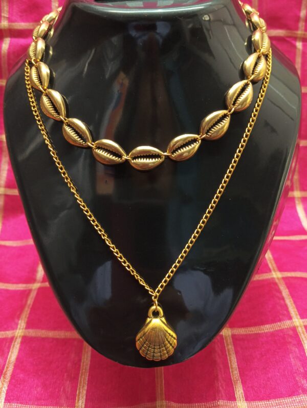 Minimal Aesthetic Multilayer Shell Necklace