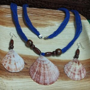 Handmade Natural Seashell Necklace Set