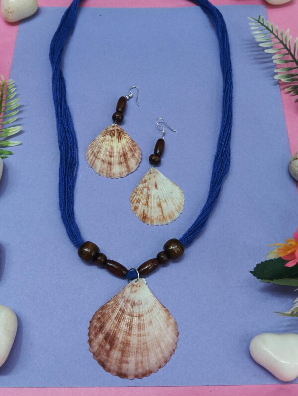 Handmade Natural Seashell Necklace Set