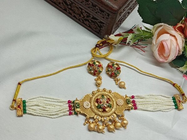 Traditional Gold-Plated Choker Necklace Set