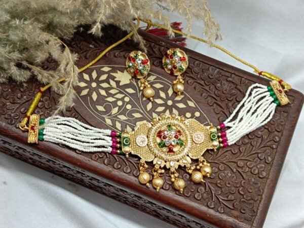 Traditional Gold-Plated Choker Necklace Set