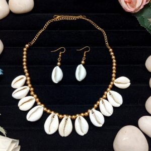 Handcrafted Cowrie Shell Jewelry Set