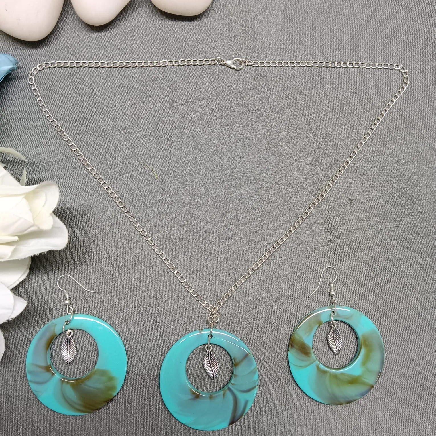 Turquoise Leaf Charm Jewelry Set