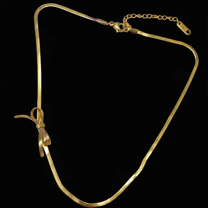 Minimal Gold-Tone Chain With Bow Accent